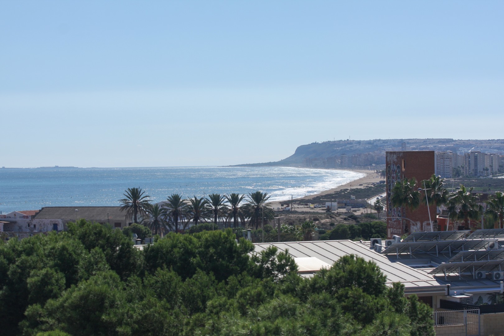 Zonas comunes de Mirador de la Luz - Piscina, zonas verdes y área infantil en promoción VPP Alicante